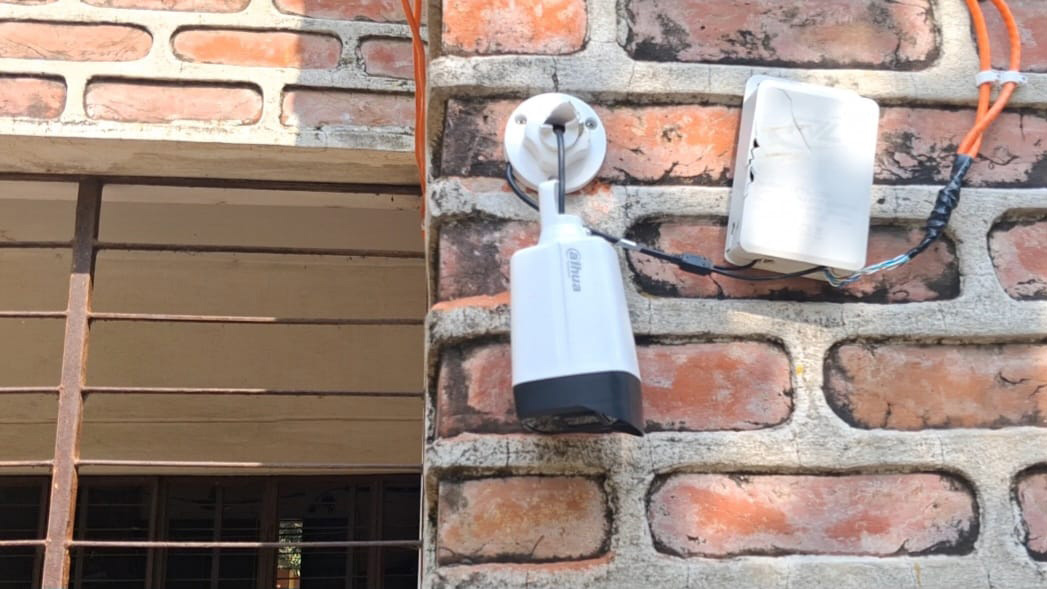 মাগুরায় ভোটকেন্দ্রের ক্যামেরা দিনে স্থাপন, রাতেই ভাঙচুর