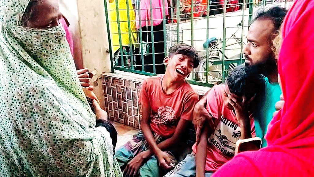 ছোট বোনকে বাঁচাতে পুকুরে ঝাঁপ, একসঙ্গে দুই শিশুর মৃত্যু
