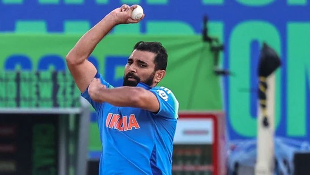 দলে ফিরতে না পারায় কথার লড়াইয়ে জড়ালেন শামি