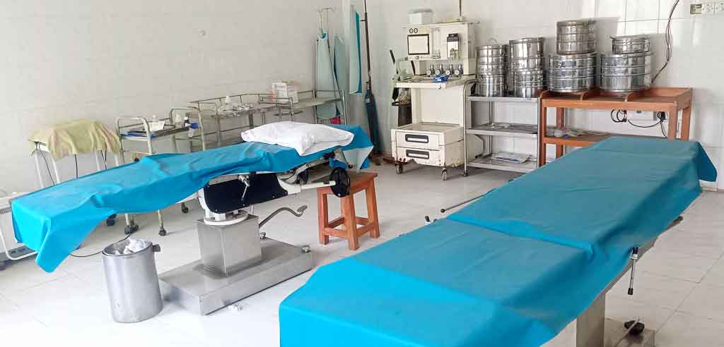 গাংনী হাসপাতালে নষ্ট হচ্ছে কোটি টাকার সরঞ্জাম, রোগীরা ছুটছেন ক্লিনিকে