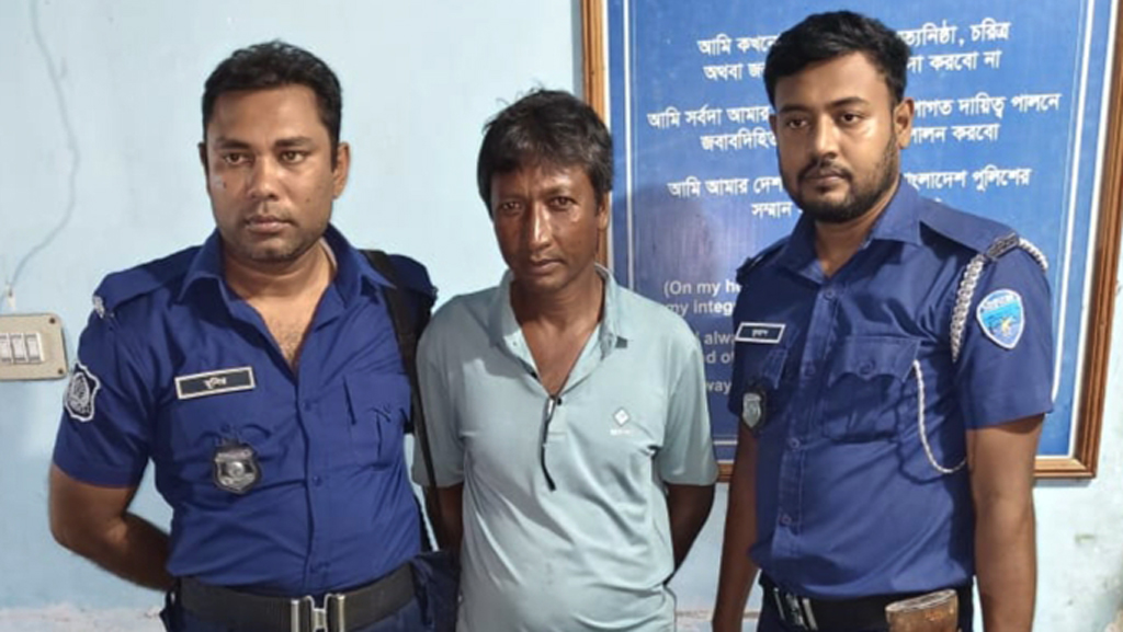 সাংবাদিকদের মারধর ও সরঞ্জাম ছিনিয়ে নেওয়ার মামলায় গাংনীতে আটক ১
