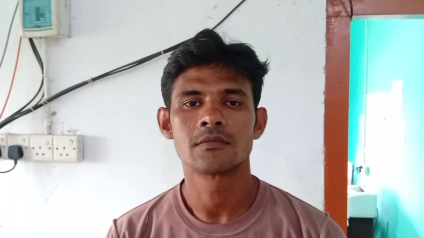 মেহেরপুরে তরুণীর হাত কুপিয়ে বিচ্ছিন্ন করার অভিযোগে যুবক গ্রেপ্তার