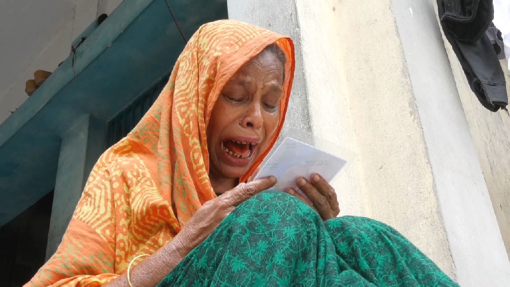 বিএসএফের গুলিতে নিহত দুই যুবকের লাশ এক মাসেও বুঝে পায়নি পরিবার