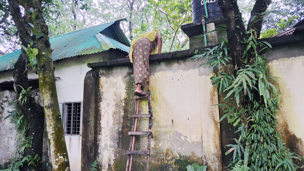 ‘আজ জমির দাম কোটি টাকা, তাই বড়লোকদের লোভ লাগছে’