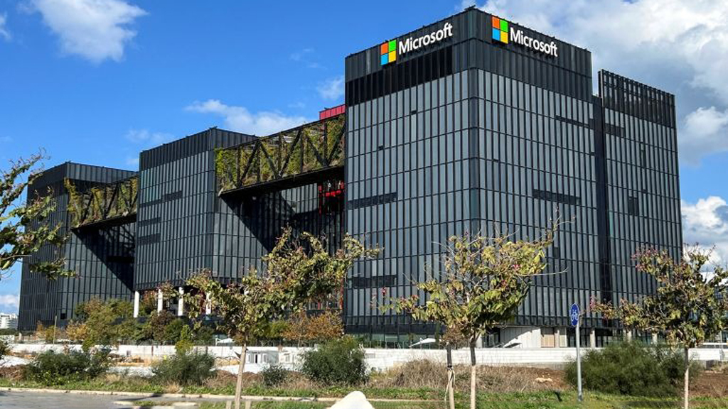 মধ্যপ্রাচ্যে ইরানের নিশানা এবার মার্কিন-ইসরায়েলি ব্যাংকসহ গুগল, মাইক্রোসফটের অফিস