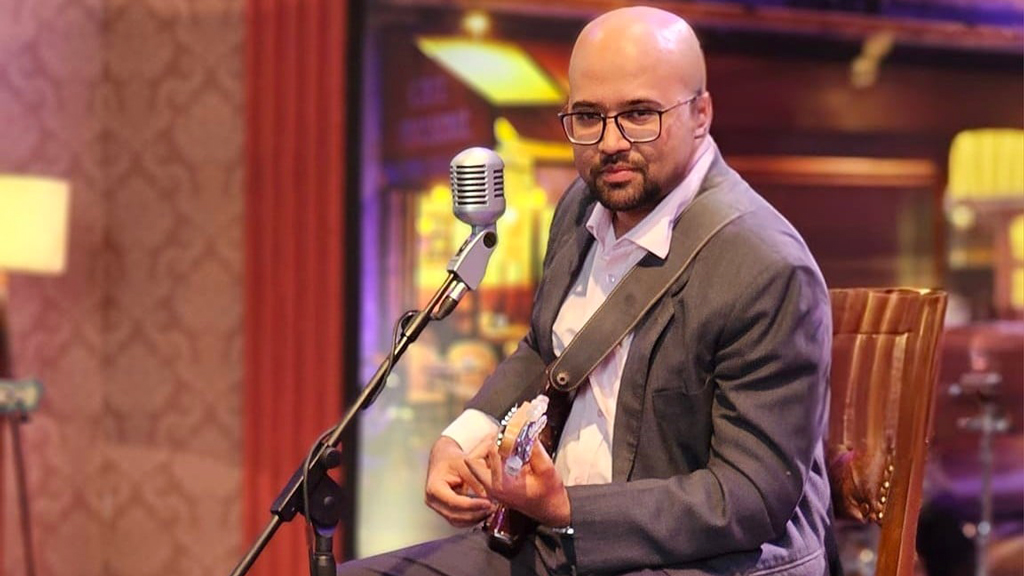 ‘অন্য কারও গল্পে’ মিফতাহ জামান