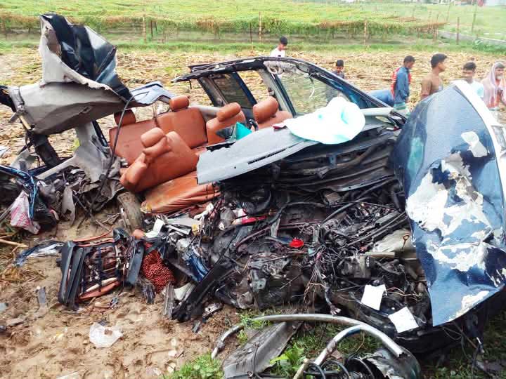 বীরগঞ্জে সড়ক দুর্ঘটনায় ৪ জন নিহত
