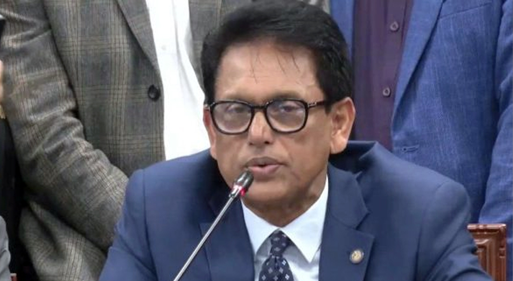 চলতি মাসেই নতুন পাঠ্যক্রম কমিটি গঠনের নির্দেশ শিক্ষামন্ত্রীর