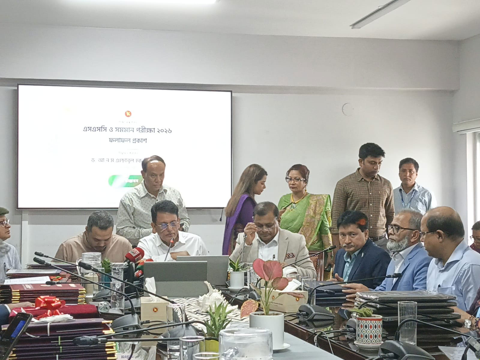 এসএসসিতে জিপিএ-৫ পেয়েছে ১১৬৬৭৬ পরীক্ষার্থী