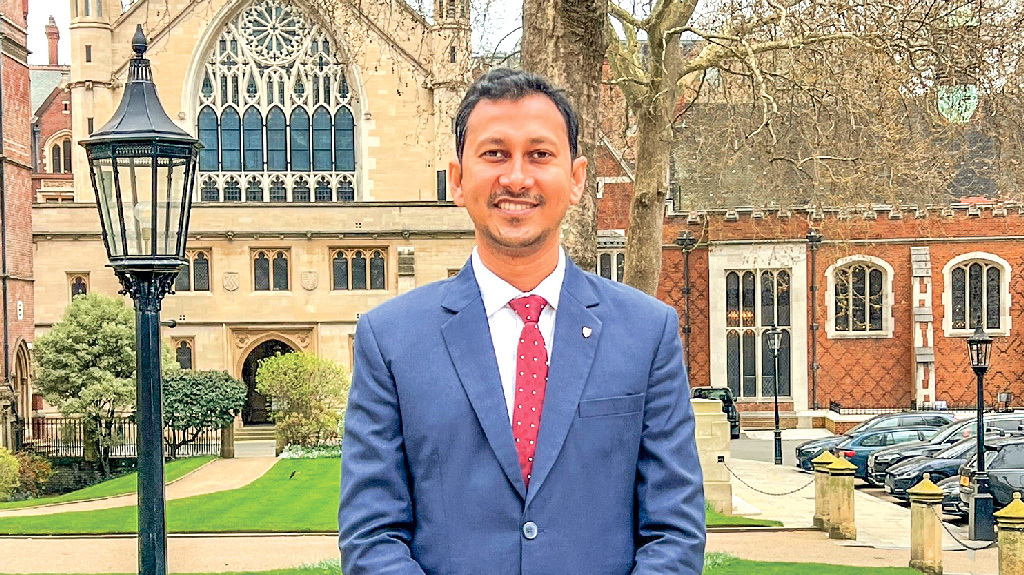 আমাজনে ব্র্যান্ড গড়ে সফল মঈনুল ইসলাম