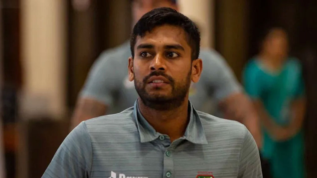 পাসপোর্ট ছাড়া বিমানবন্দরে গিয়ে বিপাকে মিরাজ