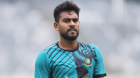 জিম্বাবুয়ের বিপক্ষে নামার আগে মিরাজকে নিয়ে দুশ্চিন্তা