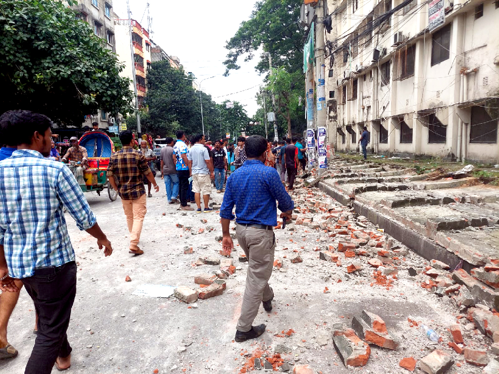 মিরপুরে টিসিবি পণ্য কেনার সময় দেয়াল ধসে নিহতের সংখ্যা বেড়ে ২