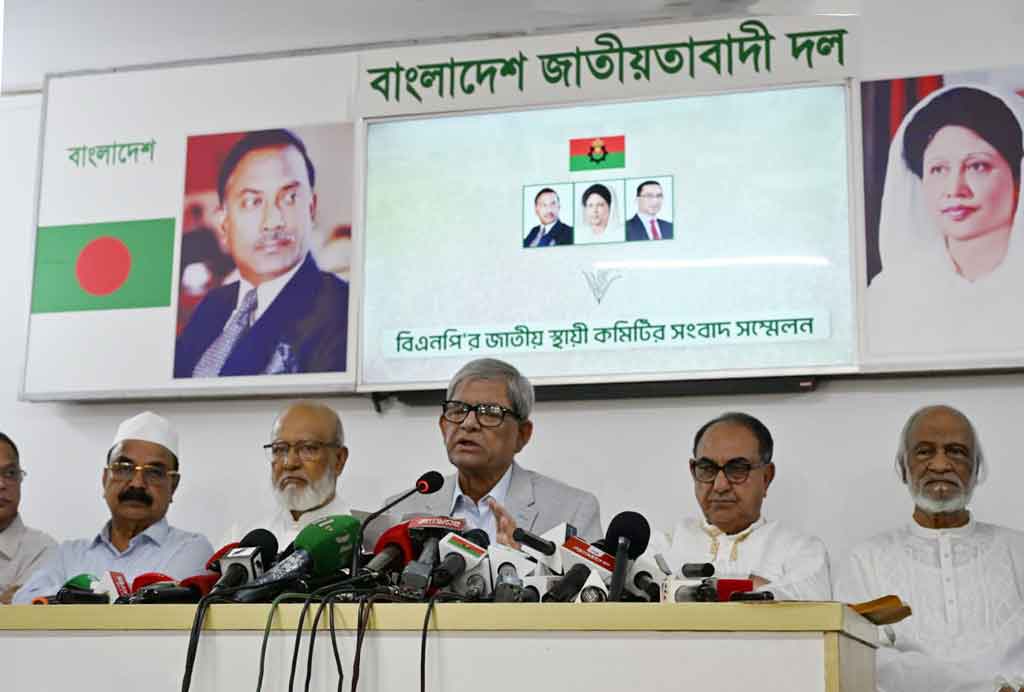 সোমবার গুলশানে বিএনপির সংবাদ সম্মেলন। ছবি: আজকের পত্রিকা