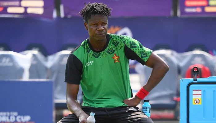 জিম্বাবুয়ের ক্রিকেটারকে ২ বছর নিষিদ্ধ করল পাকিস্তান