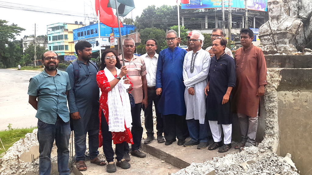বীরশ্রেষ্ঠ হামিদুর রহমানের ভাস্কর্য আগের স্থানেই পুনঃপ্রতিষ্ঠার দাবি গণতান্ত্রিক যুক্তফ্রন্টের