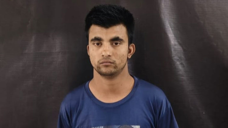 উখিয়ায় অপহরণকারী চক্রের মূল হোতা গ্রেপ্তার, অস্ত্র ও র‍্যাবের পোশাক উদ্ধার