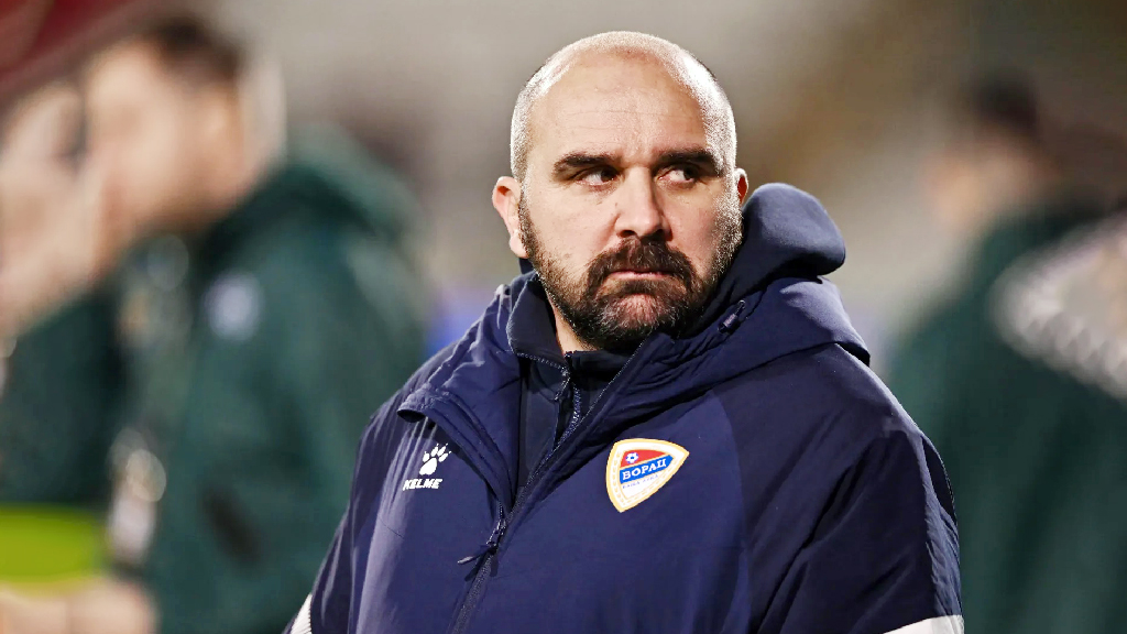 হৃদয়বিদারক ঘটনা, ম্যাচ চলাকালীন কোচের মৃত্যু