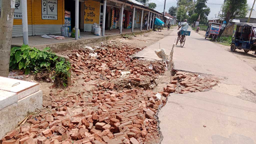 বন্যায় মৌলভীবাজারের চার উপজেলায় ৯৫ কিলোমিটার সড়ক ক্ষতিগ্রস্ত