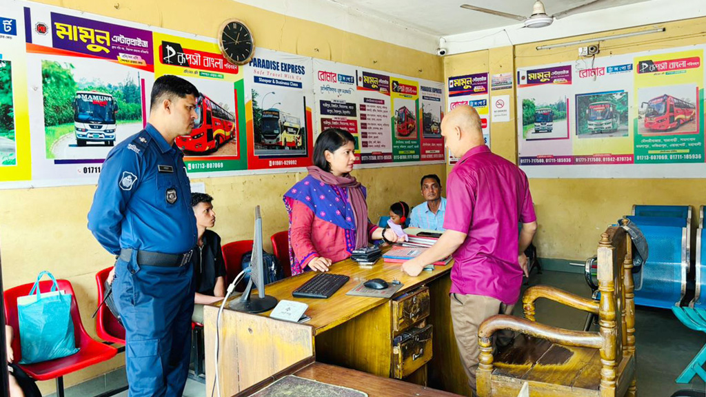 মৌলভীবাজারে ৩টি বাস কাউন্টারকে জরিমানা