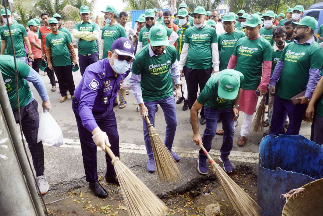 মৌলভীবাজারে ডেঙ্গুসহ মশাবাহিত রোগ প্রতিরোধে অভিযান