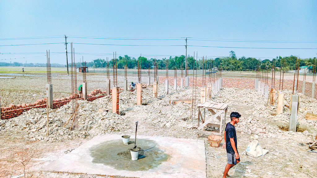 ছয় বছরে ৩ ফসলি জমি কমেছে ৭০০ একর