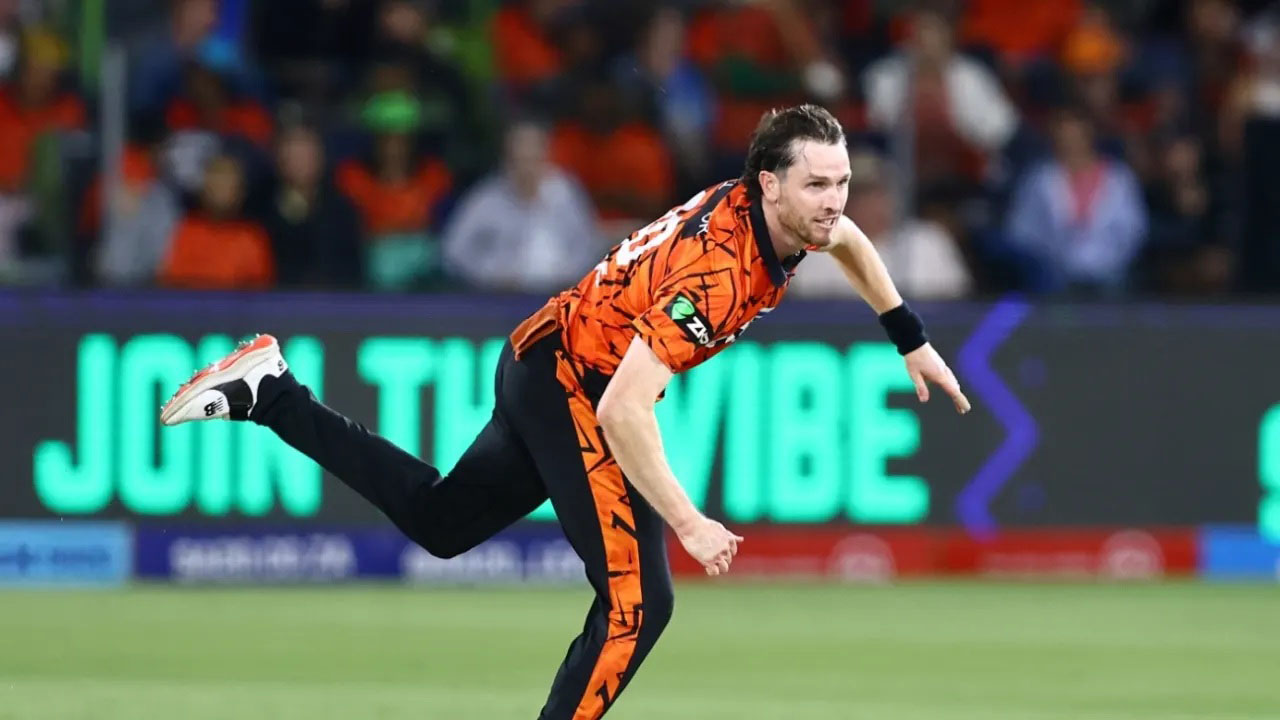 ভারত সফরের মাঝপথে বিশ্বকাপ দলের ক্রিকেটার হারাল নিউজিল্যান্ড