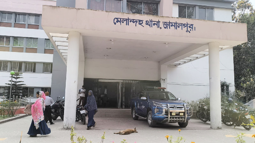 মেলান্দহে কারখানায় গুলি, ককটেল বিস্ফোরণ