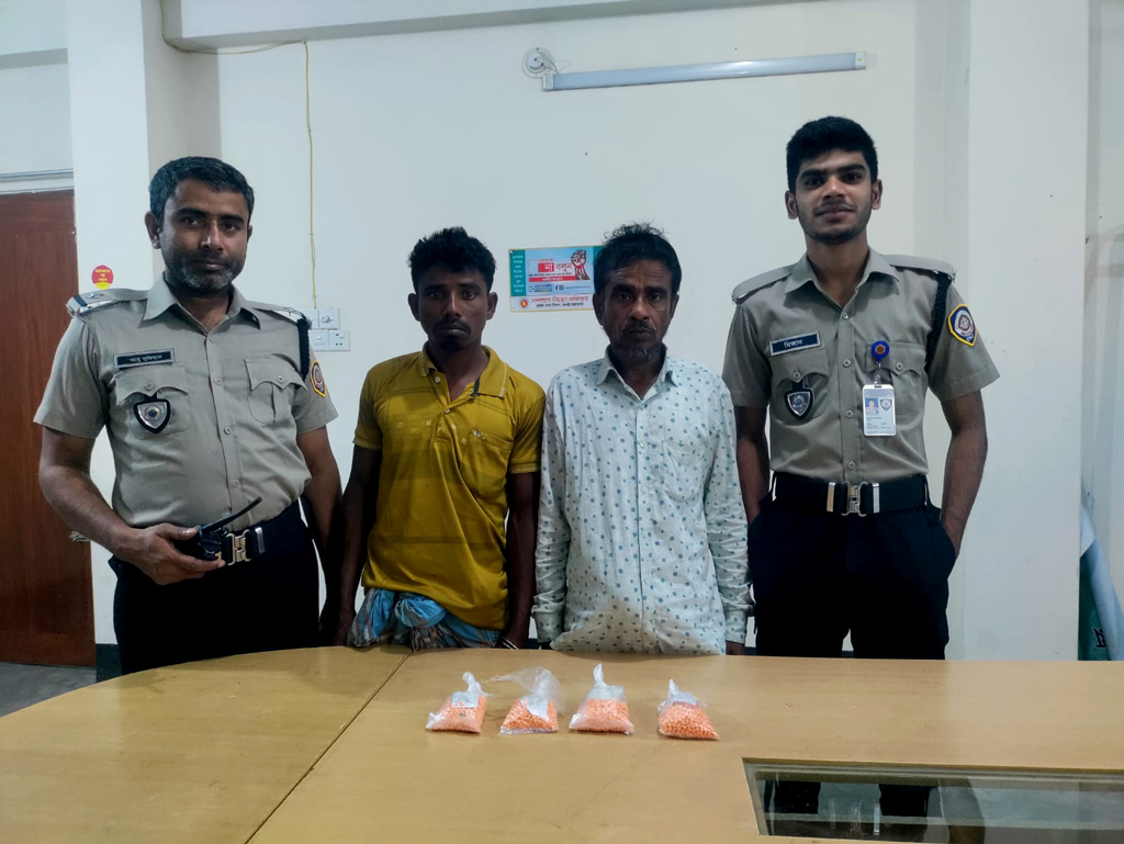মামা-ভাগনের জুতার ভেতরে মিলল ৪৭৫০টি ইয়াবা