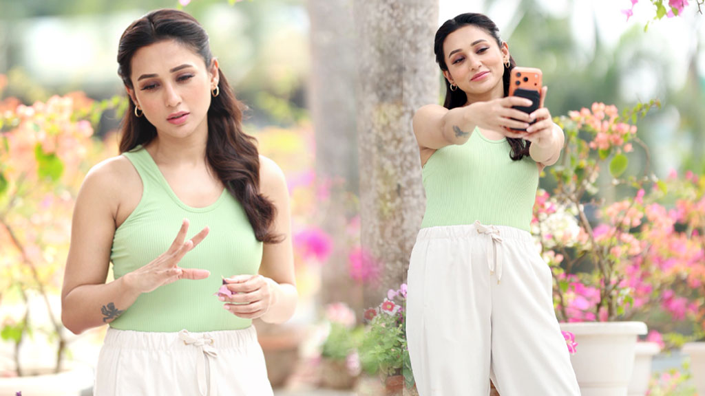 নজরকাড়া মিমির ছবি