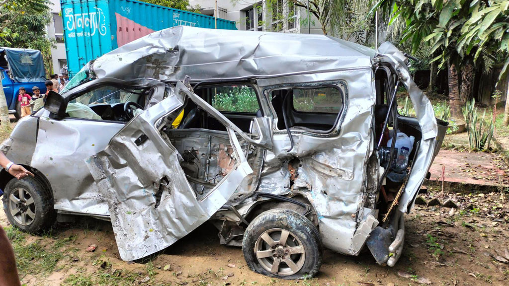 চকরিয়ায় দুর্ঘটনা: নিহতরা একই পরিবারের, দুজন বিশ্ববিদ্যালয়শিক্ষার্থী