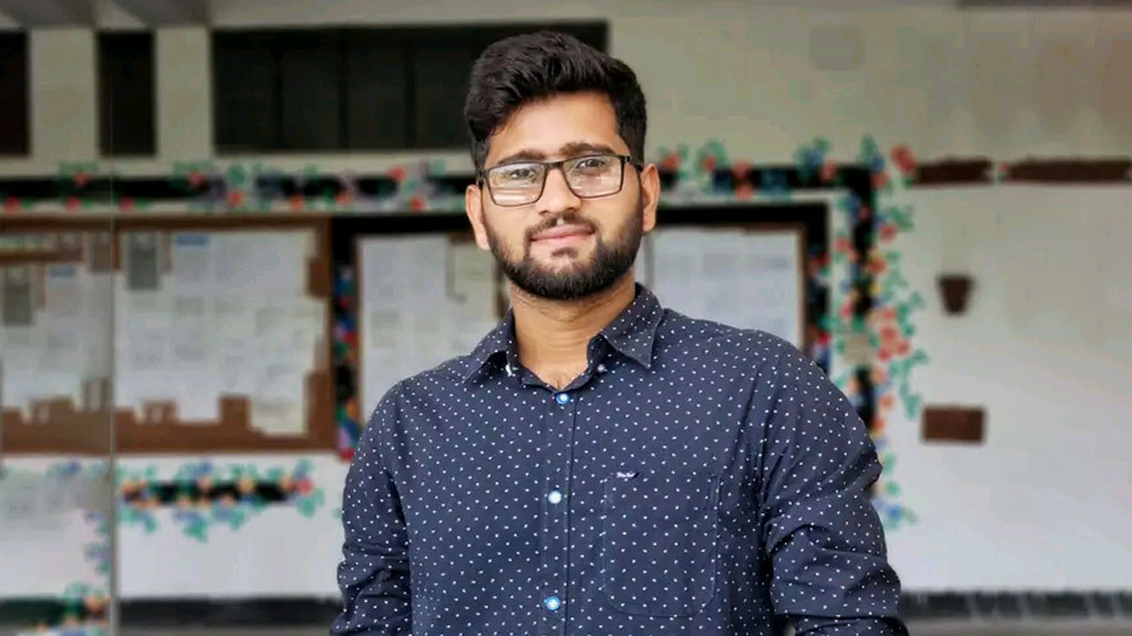 চবিতে সংঘর্ষ: ৪ ঘণ্টা ধরে অপারেশন, লাইফ সাপোর্টে শিক্ষার্থী মামুন