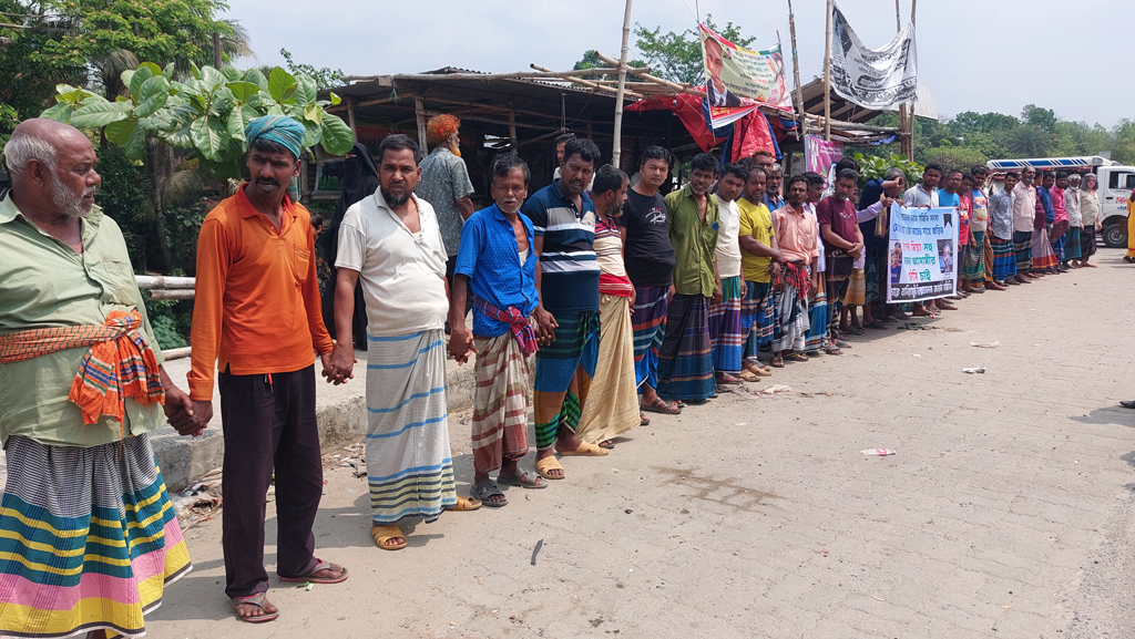 ঘিওরে অটোরিকশাচালককে হত্যাকারী তিন বন্ধুর ফাঁসির দাবি