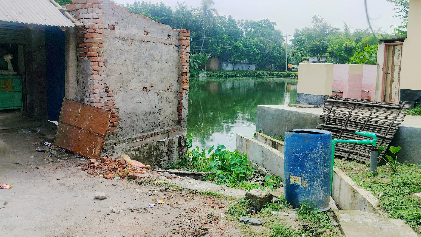 মান্দায় প্রতিমা বিসর্জনের ঘাট দখল, দুর্গাপূজা বন্ধের সিদ্ধান্ত