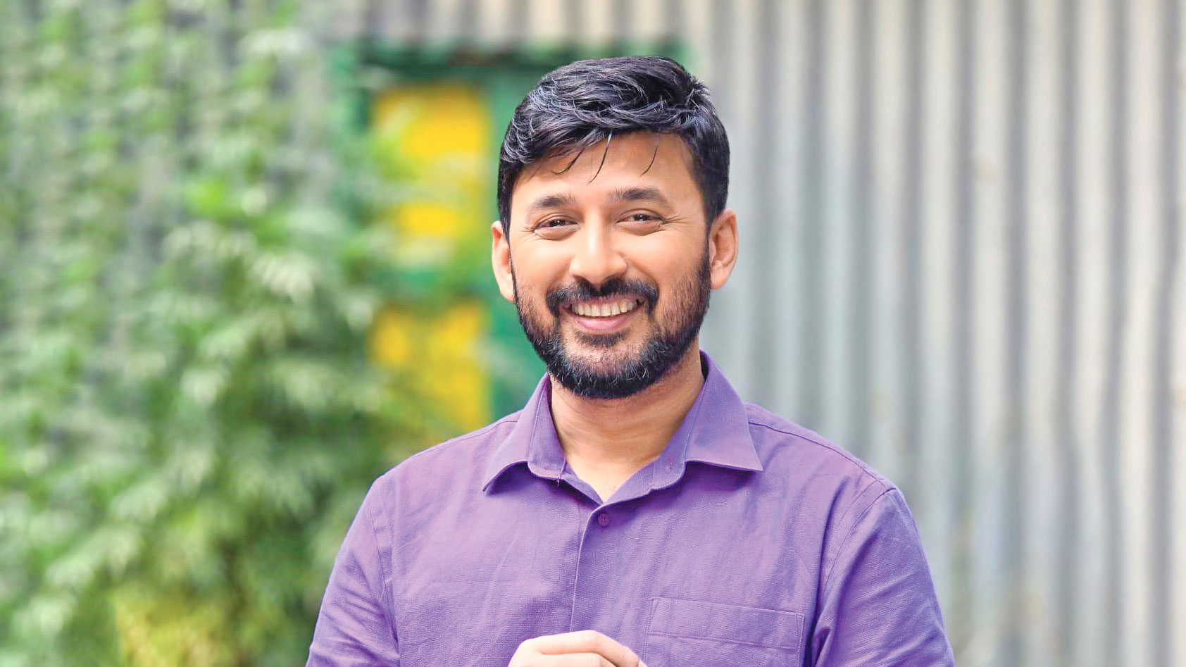 বুসান থেকে ফিরে শুটিংয়ে মনোজ