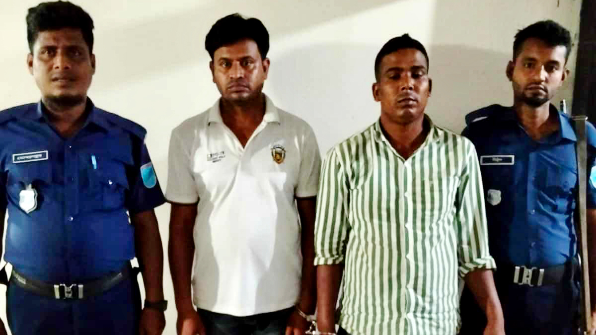 মানিকগঞ্জে মাদকবিরোধী অভিযানে বাধা: প্যানেল চেয়ারম্যানসহ গ্রেপ্তার ২