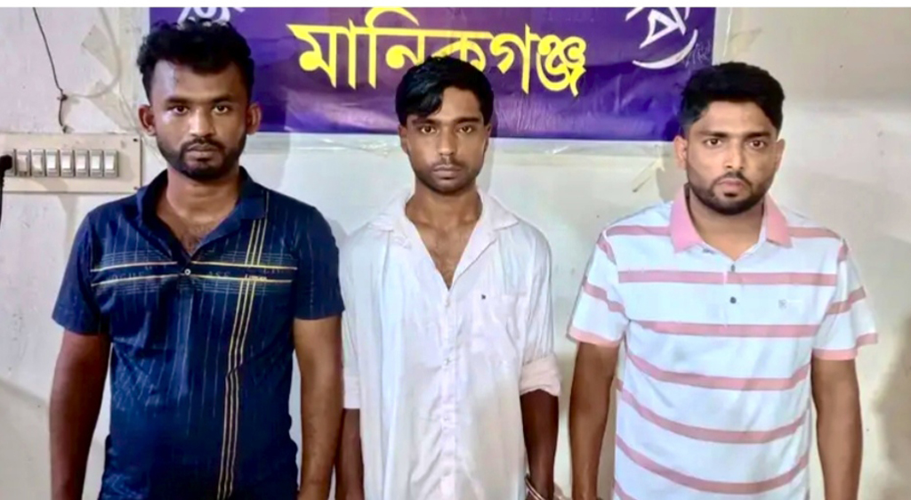 এডিট করা অশ্লীল কনটেন্ট দেখিয়ে ২০ লাখ টাকা চাঁদা দাবি, ৩ জন গ্রেপ্তার