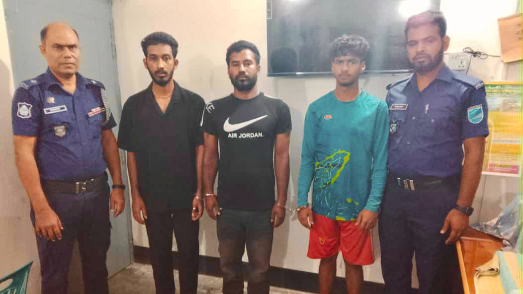 ‎হরিরামপুরে শ্মশান থেকে মাথার খুলি চুরি, গ্রেপ্তার ৩