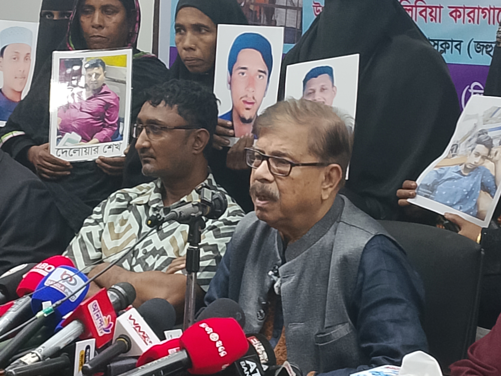 সরকার নির্বাচনের কাজ ভালোভাবে করতে পারবে কি না তার গ্যারান্টি নেই: মান্না