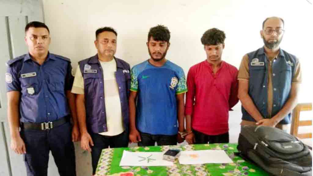 মনপুরায় ইয়াবাসহ দুই যুবক আটক