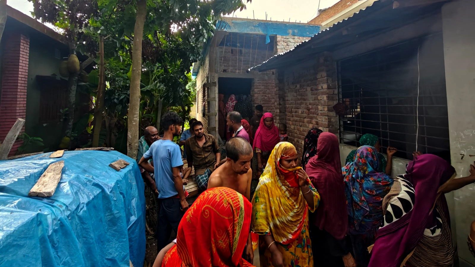 বাবার বাড়িতে অন্তঃসত্ত্বা নারীর রহস্যজনক মৃত্যু, সন্দেহের তির স্বামীর দিকে