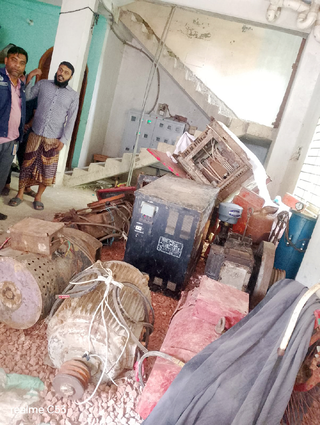 মুন্সিগঞ্জে ঠিকাদারি প্রতিষ্ঠানে ডাকাতি: ১৯ জন গ্রেপ্তার, মালামাল উদ্ধার