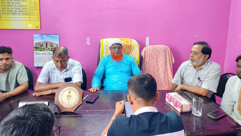 বিএনপি নেতার বিরুদ্ধে দরিদ্রদের জন্য বরাদ্দ সরকারি ল্যাট্রিন ছিনিয়ে নেওয়ার অভিযোগ
