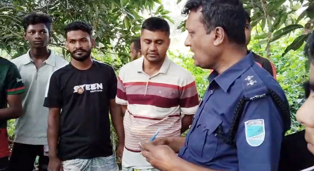 গজারিয়ায় জবাইকৃত ১৩টি ঘোড়া ফেলে পালালেন চক্রের সদস্যরা