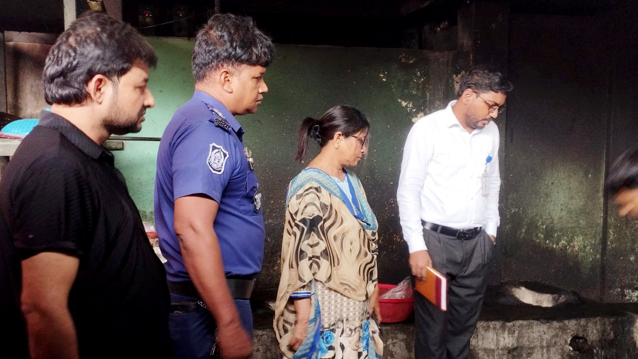 মুন্সিগঞ্জে অস্বাস্থ্যকর পরিবেশে খাদ্য প্রস্তুতের দায়ে রেস্তোরাঁকে জরিমানা