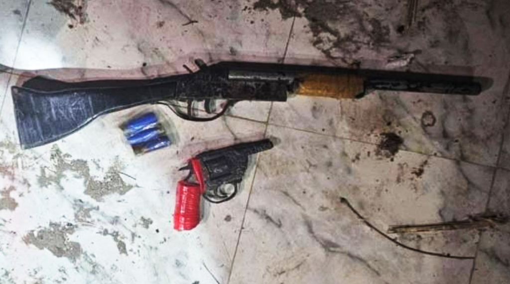 মুন্সিগঞ্জে পরিত্যক্ত অবস্থায় অস্ত্র উদ্ধার