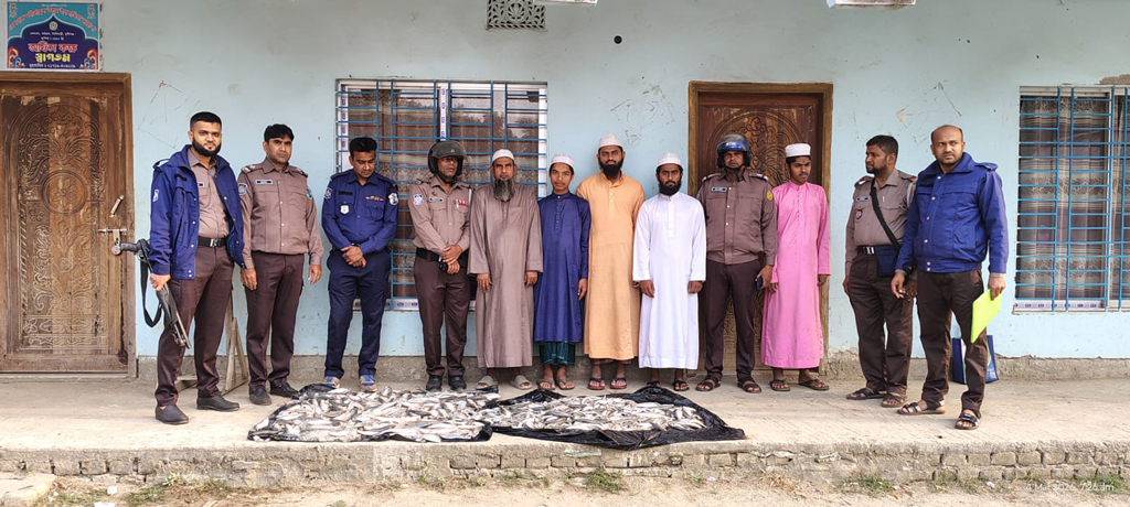 টঙ্গিবাড়ীতে নৌ পুলিশের অভিযানে ৭০ কেজি জাটকা জব্দ