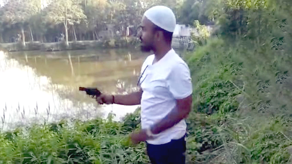 ফেসবুকে অস্ত্র চালানোর ভিডিও: সেই ৩ সন্ত্রাসী গ্রেপ্তার