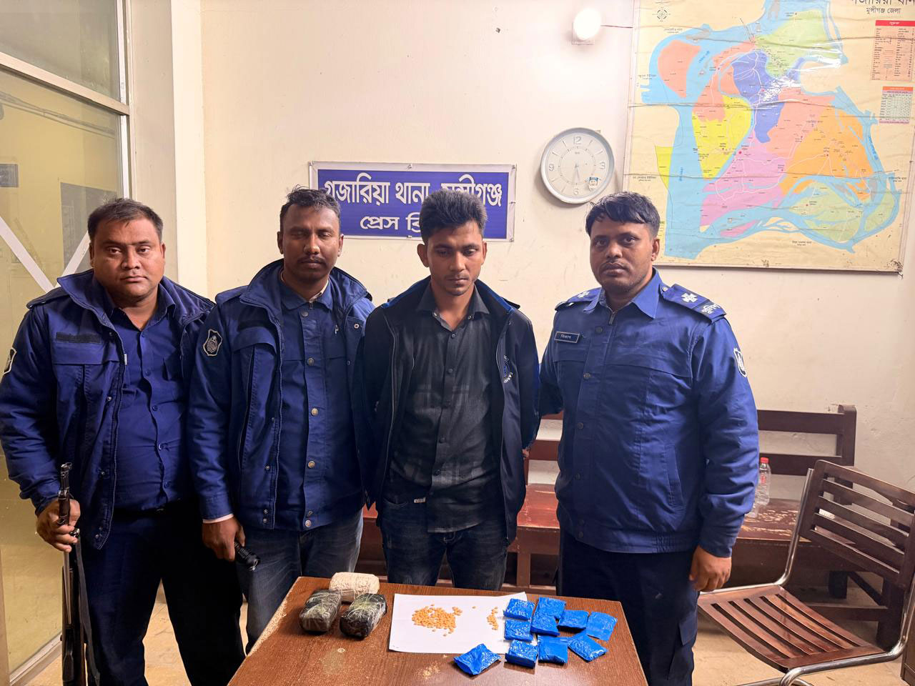 মুন্সিগঞ্জে ৮ হাজার ইয়াবাসহ মাদক কারবারি আটক