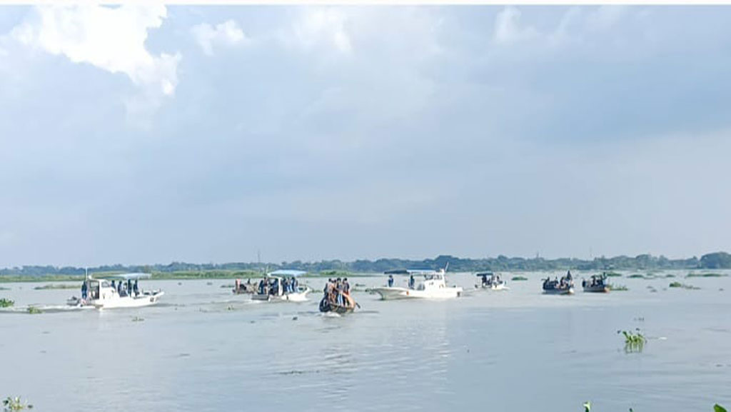 পুলিশ ক্যাম্পে গুলি: ৫০ জনের বিরুদ্ধে মামলা, ড্রোন নিয়ে যৌথ অভিযান